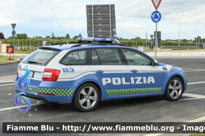 Skoda Octavia Wagon V serie
Polizia di Stato
Polizia Stradale
Allestimento Focaccia
Decorazione Grafica Artlantis
POLIZIA M5303
Parole chiave: Skoda Octavia_Wagon_Vserie POLIZIAM5303 Giro_D_Italia_2021