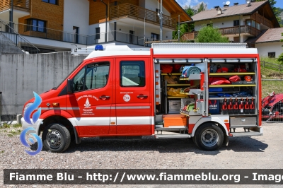 Mercedes-Benz Sprinter 4x4 III serie
Vigili del Fuoco
Unione distrettuale di Fassa
Corpo Volontario di Vigo di Fassa (TN)
Allestimento Brandschutz
VF 9K3 TN
Parole chiave: Mercedes-Benz Sprinter_4x4_IIIserie VF9K3TN