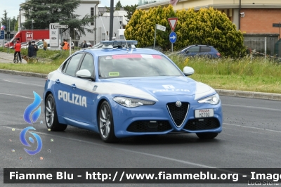 Alfa Romeo Nuova Giulia Q4
Polizia di Stato
Polizia Stradale
POLIZIA M2700
in scorta al Giro d'Italia 2021
Vettura "1"
Parole chiave: Alfa-Romeo Nuova_Giulia_Q4  POLIZIAM2700 Giro_D_Italia_2021