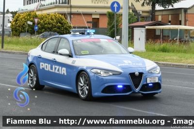 Alfa Romeo Nuova Giulia Q4
Polizia di Stato
Polizia Stradale
POLIZIA M2700
in scorta al Giro d'Italia 2021
Vettura "1"
Parole chiave: Alfa-Romeo Nuova_Giulia_Q4  POLIZIAM2700 Giro_D_Italia_2021