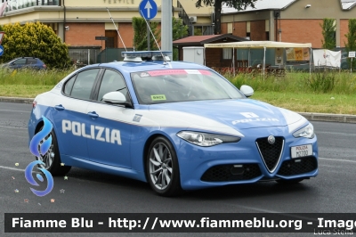 Alfa Romeo Nuova Giulia Q4
Polizia di Stato
Polizia Stradale
POLIZIA M2700
in scorta al Giro d'Italia 2021
Vettura "1"
Parole chiave: Alfa-Romeo Nuova_Giulia_Q4  POLIZIAM2700 Giro_D_Italia_2021