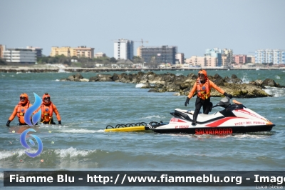 Bombardier Sea Doo GTI 4-Tec 130
Vigili del Fuoco
Comando Provinciale di Forlì Cesena
Nucleo Salvamento Acquatico
VF MDA 26 
Parole chiave: Bombardier Sea_ Doo GTI_4-Tec_130 VFMDA26 