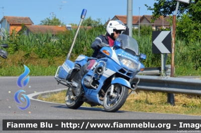 Bmw R850RT II serie
Polizia di Stato
Polizia Stradale
POLIZIA M2700
in scorta al Giro
Adriatica Ionica Race 2021
Parole chiave: Bmw R850RT_IIserie Adriatica_Ionica_Race_2021