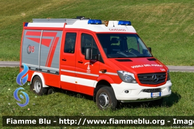 Mercedes-Benz Sprinter III serie restyle
Vigili del Fuoco
Unione Distrettuale di Mezzolombardo
Corpo Volontario di Cavedago (TN)
Allestimento Brandus
VF 2L9 TN
Parole chiave: Mercedes-Benz Sprinter_III_serie_restyle VF2L9TN