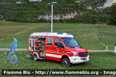 Mercedes-Benz Sprinter III serie restyle
Vigili del Fuoco
Unione Distrettuale di Mezzolombardo
Corpo Volontario di Cavedago (TN)
Allestimento Brandus
VF 2L9 TN
Parole chiave: Mercedes-Benz Sprinter_III_serie_restyle VF2L9TN