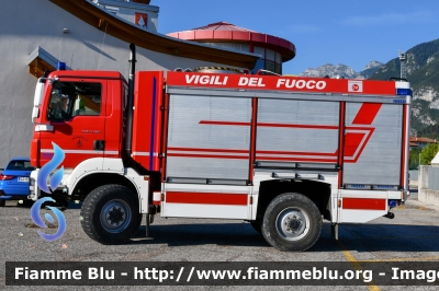 Man TGM 13.280 4x4 II serie
Vigili del Fuoco
Unione distrettuale di Cles
Corpo Volontario di Tuenno (TN)
Allestimento Iveco Magirus
VF 8H2 TN
Parole chiave: Man TGM_13.280_4x4_IIserieVF8H2TN