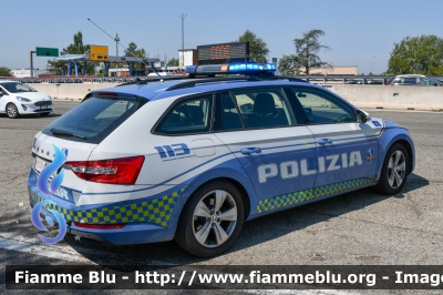 Skoda Superb Wagon III serie restyle
Polizia di Stato
Polizia Autostradale
 in servizio sulla rete Autostrade per l'Italia
Allestimento Focaccia
POLIZIA M6060
Parole chiave: Skoda Superb_Wagon_IIIserie_restyle POLIZIAM6060