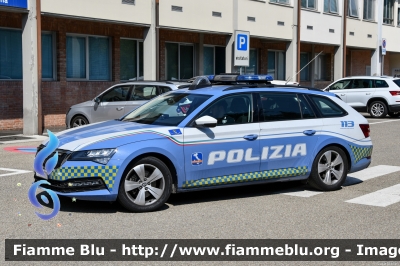 Skoda Superb Wagon III serie restyle
Polizia di Stato
Polizia Autostradale
 in servizio sulla rete Autostrade per l'Italia
Allestimento Focaccia
POLIZIA M6060
Parole chiave: Skoda Superb_Wagon_IIIserie_restyle POLIZIAM6060