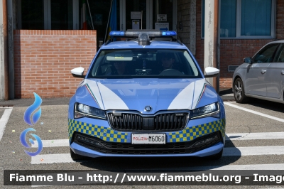 Skoda Superb Wagon III serie restyle
Polizia di Stato
Polizia Autostradale
 in servizio sulla rete Autostrade per l'Italia
Allestimento Focaccia
POLIZIA M6060
Parole chiave: Skoda Superb_Wagon_IIIserie_restyle POLIZIAM6060