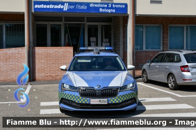 Skoda Superb Wagon III serie restyle
Polizia di Stato
Polizia Autostradale
 in servizio sulla rete Autostrade per l'Italia
Allestimento Focaccia
POLIZIA M6060
Parole chiave: Skoda Superb_Wagon_IIIserie_restyle POLIZIAM6060