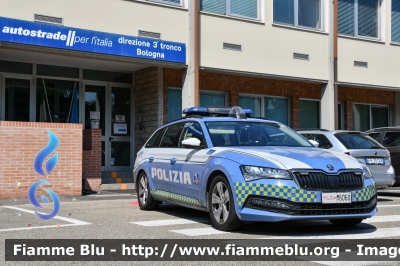 Skoda Superb Wagon III serie restyle
Polizia di Stato
Polizia Autostradale
 in servizio sulla rete Autostrade per l'Italia
Allestimento Focaccia
POLIZIA M6060
Parole chiave: Skoda Superb_Wagon_IIIserie_restyle POLIZIAM6060