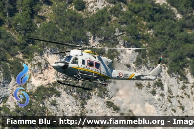 Agusta-Bell AB412
Guardia di Finanza
Reparto Operativo Aereonavale
Sezione Aerea di Bolzano
Volpe 217
Parole chiave: Agusta-Bell AB412 217