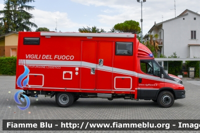 Iveco Daily VI serie restyle
Vigili del Fuoco
Comando Provinciale di Forlì-Cesena
Allestimento TEKNE
VF 33038
Parole chiave: Iveco Daily_VIserie_restyle VF33038