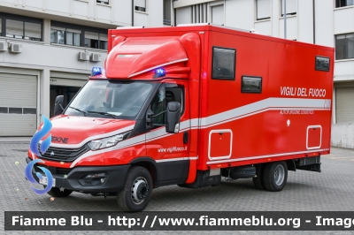 Iveco Daily VI serie restyle
Vigili del Fuoco
Comando Provinciale di Forlì-Cesena
Allestimento TEKNE
VF 33038
Parole chiave: Iveco Daily_VIserie_restyle VF33038