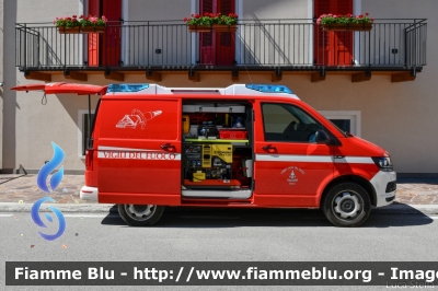 Volkswagen Transporter T6
Vigili del Fuoco
Unione Distrettuale di Cles
Corpo Volontario di Tassullo (TN)
Allestimento Kofler Fahrzeugbau
VF 3L3 TN
Parole chiave: Volkswagen Transporter_T6 VF3L3TN