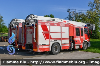 Iveco EuroCargo MultiStar 180E30 II serie
Vigili del Fuoco
Comando Provinciale di Catania
AutoPompaSerbatoio Multistar
Allestimento Iveco-Magirus
VF 24705
Parole chiave: Iveco EuroCargo_MultiStar_180E30_IIserie VF24705