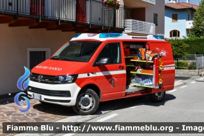 Volkswagen Transporter T6
Vigili del Fuoco
Unione Distrettuale di Cles
Corpo Volontario di Tassullo (TN)
Allestimento Kofler Fahrzeugbau
VF 3L3 TN
Parole chiave: Volkswagen Transporter_T6 VF3L3TN