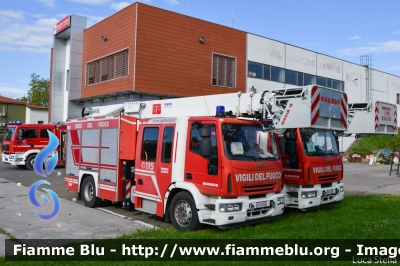 Iveco EuroCargo MultiStar 180E30 II serie
Vigili del Fuoco
Comando Provinciale di Catania
AutoPompaSerbatoio Multistar
Allestimento Iveco-Magirus
VF 24705
Parole chiave: Iveco EuroCargo_MultiStar_180E30_IIserie VF24705