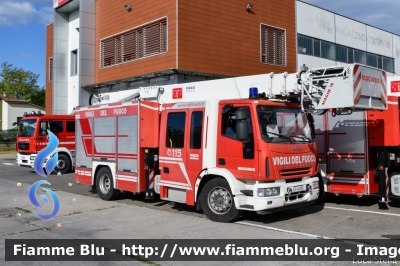 Iveco EuroCargo MultiStar 180E30 II serie
Vigili del Fuoco
Comando Provinciale di Catania
AutoPompaSerbatoio Multistar
Allestimento Iveco-Magirus
VF 24705
Parole chiave: Iveco EuroCargo_MultiStar_180E30_IIserie VF24705