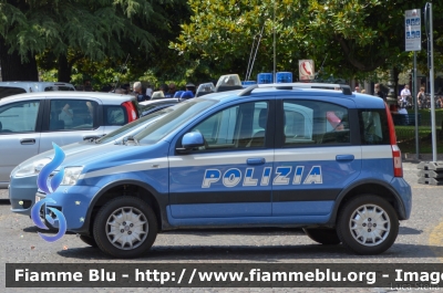 Fiat Nuova Panda 4x4 I serie
Polizia di Stato
Parole chiave: Fiat Nuova_Panda_4x4_Iserie