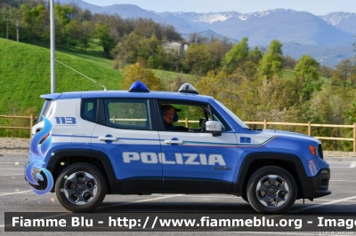 Jeep Renegade
Polizia di Stato
Polizia Stradale
Allestita Nuova Carrozzeria Torinese
POLIZIA N5805
Parole chiave: Jeep Renegade  POLIZIAN5805