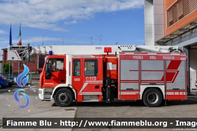 Iveco EuroCargo MultiStar 180E30 II serie
Vigili del Fuoco
Comando Provinciale di Catania
AutoPompaSerbatoio Multistar
Allestimento Iveco-Magirus
VF 24705
Parole chiave: Iveco EuroCargo_MultiStar_180E30_IIserie VF24705