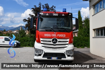 Mercedes-Benz Actros 2143 IV serie
Vigili del Fuoco
Unione Distrettuale di Cles
Corpo Volontario di Taio (TN)
Allestimento Kofler Fahrzeugbau
Veicolo con trazione idraulica sull'asse anteriore
VF 9L8 TN
Parole chiave: Mercedes-Benz Actros_2143_IVserie VF9L8TN