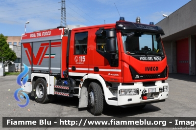 Iveco EuroCargo 120E25 IV serie - NewCity 2020
Vigili del Fuoco
Comando Provinciale di Parma
AutoPompaSerbatoio allestimento Magirus
VF 30712
Parole chiave: Iveco EuroCargo_120E25_IVserie - NewCity_2020 VF30712