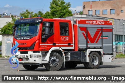 Iveco EuroCargo 120E25 IV serie - NewCity 2020
Vigili del Fuoco
Comando Provinciale di Parma
AutoPompaSerbatoio allestimento Magirus
VF 30712
Parole chiave: Iveco EuroCargo_120E25_IVserie - NewCity_2020 VF30712