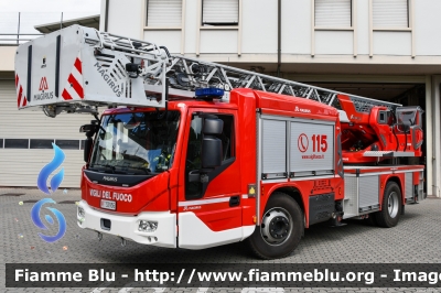  Iveco EuroCargo 160E32 IV serie Low Liner
Vigili del Fuoco
Comando Provinciale di Forlì Cesena
AutoScala articolata M32L-AS da 32 metri
Allestimento Magirus
VF 32956
Parole chiave:  Iveco EuroCargo_160E32_IVserie Low_Liner VF32956