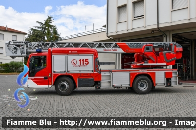  Iveco EuroCargo 160E32 IV serie Low Liner
Vigili del Fuoco
Comando Provinciale di Forlì Cesena
AutoScala articolata M32L-AS da 32 metri
Allestimento Magirus
VF 32956
Parole chiave:  Iveco EuroCargo_160E32_IVserie Low_Liner VF32956