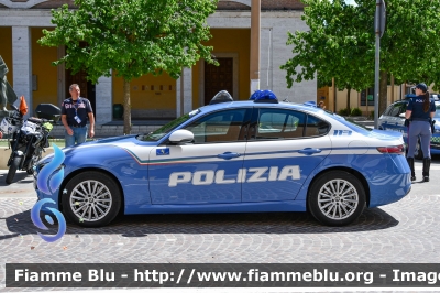 Alfa Romeo Nuova Giulia Q4 Restyle
Polizia di Stato
Polizia Stradale
POLIZIA N5996
In Scorta al Giro D’Italia 2024
Auto 41
Parole chiave: Alfa-Romeo Nuova_Giulia_Q4_Restyle POLIZIAN5996 Giro_D_Italia_2024