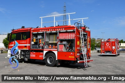 Mercedes-Benz Arocs 1832
Vigili del Fuoco
Comando Provinciale di Parmama
Bimodale (strada-rotaia)
Allestimento BAI
VF 30911
Parole chiave: Mercedes-Benz Arocs_1832 VF30911