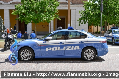 Alfa Romeo Nuova Giulia Q4 Restyle
Polizia di Stato
Polizia Stradale
POLIZIA N5996
In Scorta al Giro D’Italia 2024
Auto 41
Parole chiave: Alfa-Romeo Nuova_Giulia_Q4_Restyle POLIZIAN5996 Giro_D_Italia_2024