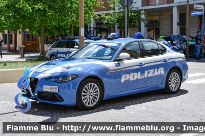 Alfa Romeo Nuova Giulia Q4 Restyle
Polizia di Stato
Polizia Stradale
POLIZIA N5996
In Scorta al Giro D’Italia 2024
Auto 41
Parole chiave: Alfa-Romeo Nuova_Giulia_Q4_Restyle POLIZIAN5996 Giro_D_Italia_2024