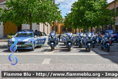 Skoda Superb Wagon III serie restyle
Polizia di Stato
Polizia Stradale
POLIZIA M6364
in scorta al Giro d'Italia 2024
Auto 42
Parole chiave: Skoda Superb_Wagon_IIIserierestyle POLIZIAM6364 Giro_D_Italia_2024