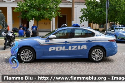 Alfa Romeo Nuova Giulia Q4 Restyle
Polizia di Stato
Polizia Stradale
POLIZIA N5996
In Scorta al Giro D’Italia 2024
Auto 41
Parole chiave: Alfa-Romeo Nuova_Giulia_Q4_Restyle POLIZIAN5996 Giro_D_Italia_2024