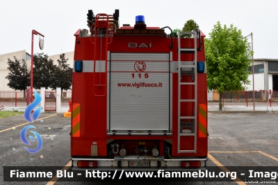 Volvo FL 290 III serie
Vigili del Fuoco
Comando Provinciale di Ferrara
Distaccamento Permanente di Cento
AutoPompaSerbatoio allestimento Bai
VF 26499
Parole chiave: Volvo FL_290_IIIserie VF26499