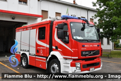 Volvo FL 290 III serie
Vigili del Fuoco
Comando Provinciale di Ferrara
Distaccamento Permanente di Cento
AutoPompaSerbatoio allestimento Bai
VF 26499
Parole chiave: Volvo FL_290_IIIserie VF26499