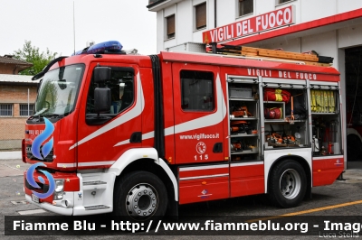 Volvo FL 290 III serie
Vigili del Fuoco
Comando Provinciale di Ferrara
Distaccamento Permanente di Cento
AutoPompaSerbatoio allestimento Bai
VF 26499
Parole chiave: Volvo FL_290_IIIserie VF26499