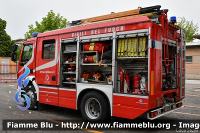 Volvo FL 290 III serie
Vigili del Fuoco
Comando Provinciale di Ferrara
Distaccamento Permanente di Cento
AutoPompaSerbatoio allestimento Bai
VF 26499
Parole chiave: Volvo FL_290_IIIserie VF26499