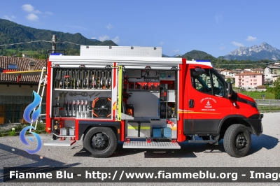 Iveco Daily 4x4 VI serie restyle
Vigili del Fuoco
Unione Distrettuale Alto Garda e Ledro
Corpo Volontario di Molina di Ledro
Allestimento Divitec
VF 0M5 TN
Parole chiave: Iveco Daily_4x4_VIserie_restyle VF0M5TN