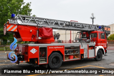 Iveco 140-25
Vigili del Fuoco
Comando Provinciale di Ferrara
Distaccamento Permanente di Cento
AutoScala allestimento Magirus-Leiter
VF 29024 
Ex Egna VF 08S BZ
Parole chiave: Iveco 140-25 VF29024 V08SBZ