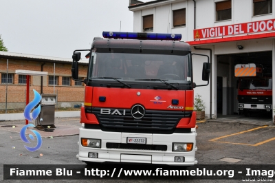 Mercedes-Benz Atego 1828 I serie
Vigili del Fuoco
Comando Provinciale di Ferrara
Distaccamento Permanente di Cento
AutoBottePompa allestimento Bai
VF 22572
Parole chiave: Mercedes-Benz Atego_1828_Iserie VF22752