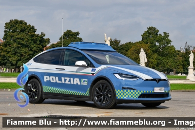 Tesla Model X
Polizia di Stato
Polizia Stradale
in servizio sulla rete CAV
Allestimento All.V.In.
POLIZIA M9359
Parole chiave: Tesla Model_X  POLIZIAM9359 