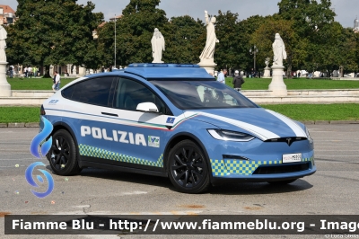 Tesla Model X
Polizia di Stato
Polizia Stradale
in servizio sulla rete CAV
Allestimento All.V.In.
POLIZIA M9359
Parole chiave: Tesla Model_X  POLIZIAM9359 