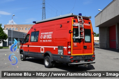 Iveco Daily IV serie
Vigili del Fuoco
Comando Provinciale di Parma
AutoFurgone/Unità di Crisi Locale allestimento Iveco-Magirus
VF 25384
Parole chiave: Iveco Daily_IVserie VF25384