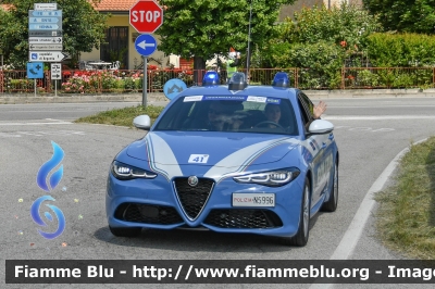 Alfa Romeo Nuova Giulia Q4 Restyle
Polizia di Stato
Polizia Stradale
POLIZIA N5996
In Scorta al Giro D’Italia 2024
Auto 41
Parole chiave: Alfa-Romeo Nuova_Giulia_Q4_Restyle POLIZIAN5996 Giro_D_Italia_2024