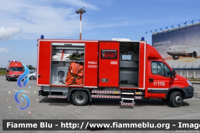 Iveco Daily IV serie
Vigili del Fuoco
Comando Provinciale di Parma
Soccorso Aeroportuale NBCR
Allestimento Iveco Magirus
VF 24791
Parole chiave: Iveco Daily_IVserie VF24791