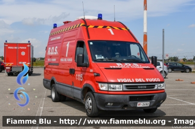 Iveco Daily III serie
Vigili del Fuoco
Comando Provinciale di Parma
Distaccamento Permanente Aeroportuale
Soccorso aeroportuale
R.O.S. Posto comando controllo
Allestimento Baggio & De Sordi
VF 24162
Parole chiave: Iveco Daily_IIIserie VF24162